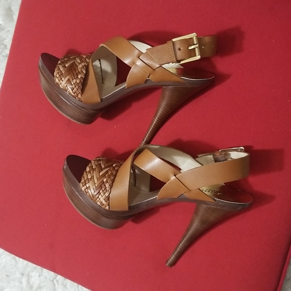 MICHAEL KORS SANDALS - Picture 10 of 12